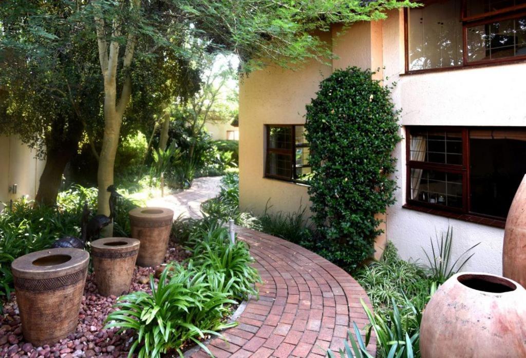 Lourie Lodge Sandton Exterior foto